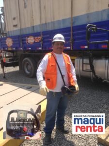 ¿Cómo elegir la grúa o el camión grúa ideal para mi obra ? Operador Certificado con Vista de Control Remoto